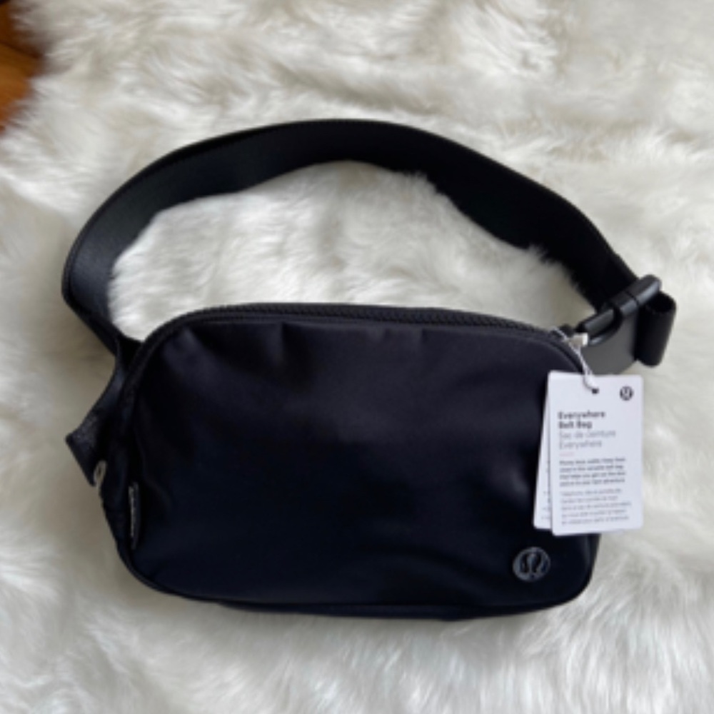 Lululemon Everywhere Belt Bag Black Extended Strap